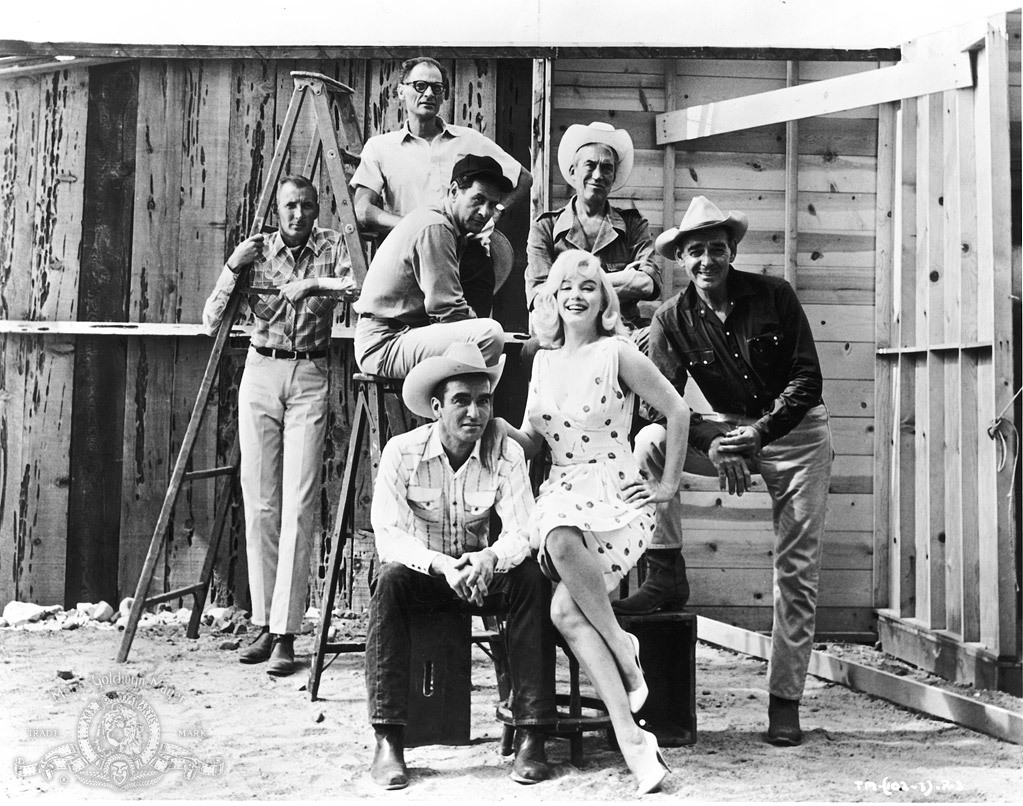 Clark Gable, Marilyn Monroe, Montgomery Clift, John Huston, Arthur Miller and Eli Wallach in The Misfits (1961)