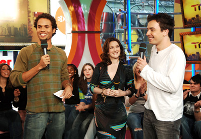 Drew Barrymore, Jimmy Fallon and Quddus at event of Total Request Live (1999)