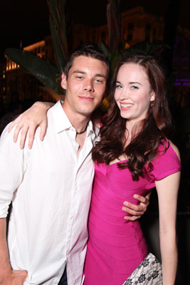Elyse Levesque and Brian J. Smith at event of SGU Stargate Universe (2009)