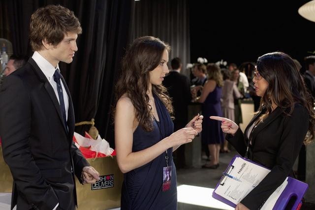 Still of Troian Bellisario and Keegan Allen in Jaunosios melages (2010)