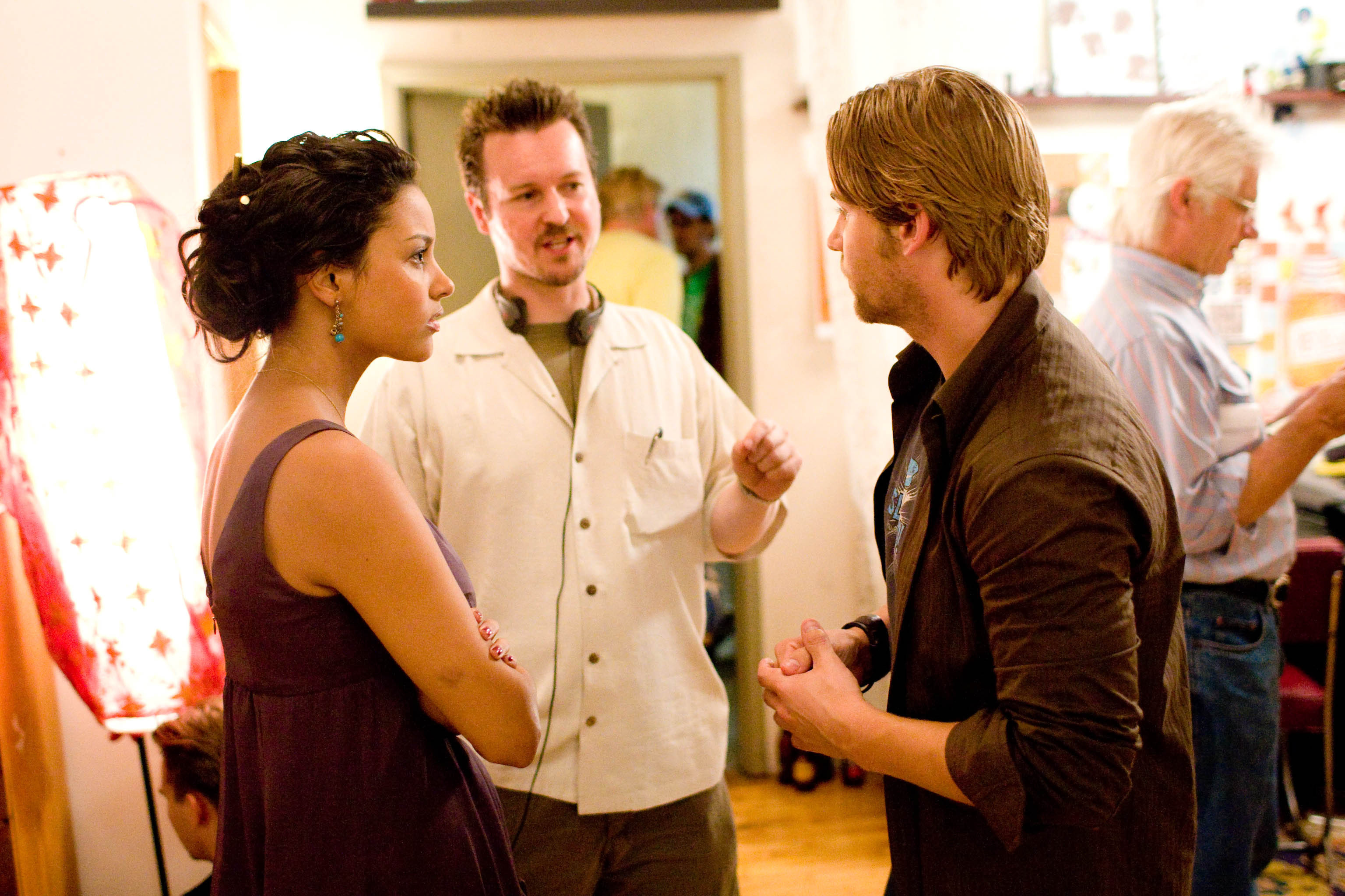 Matt Reeves, Mike Vogel and Jessica Lucas in Projektas MONSTRAS (2008)