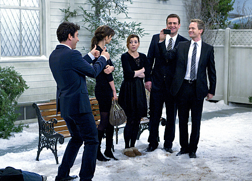 Still of Neil Patrick Harris, Alyson Hannigan, Jason Segel, Danny Strong, Josh Radnor and Cobie Smulders in Kaip as susipazinau su jusu mama (2005)