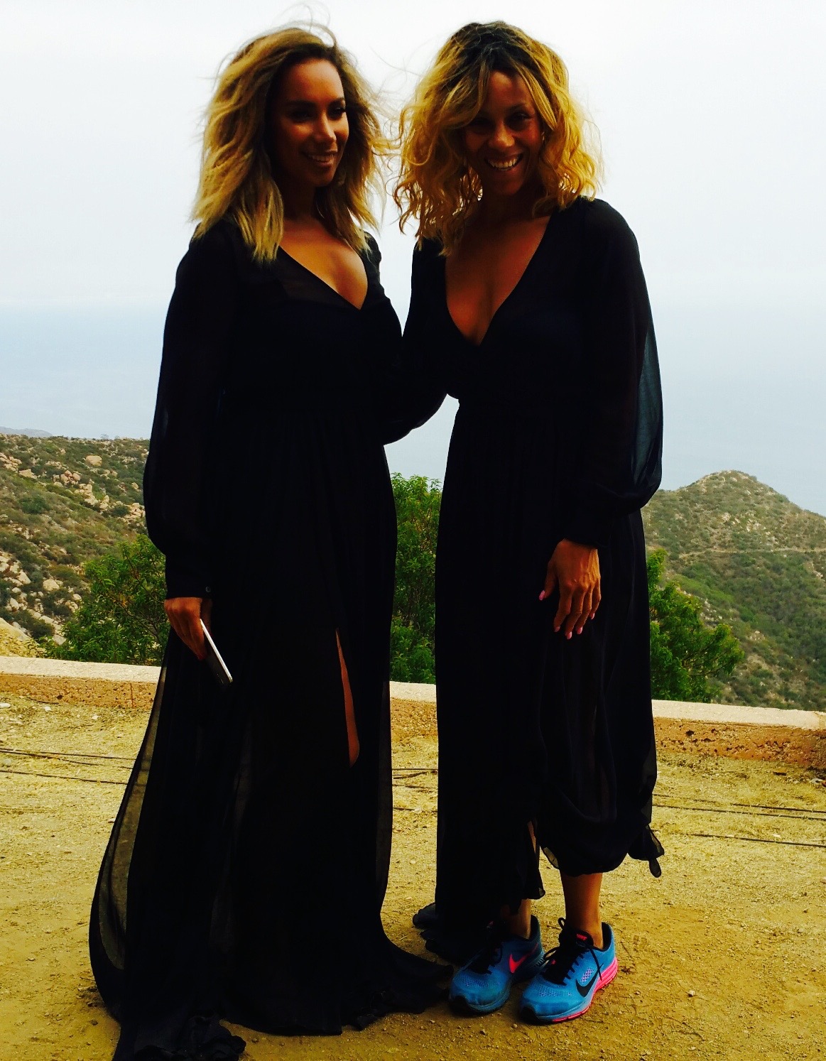 Leona Lewis & Petra Sprecher, Malibu Canyon @ Frank Lloyd Wright house, August 2015