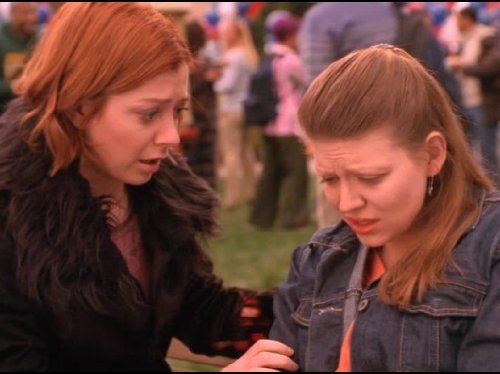 Still of Alyson Hannigan and Amber Benson in Vampyru zudike (1997)