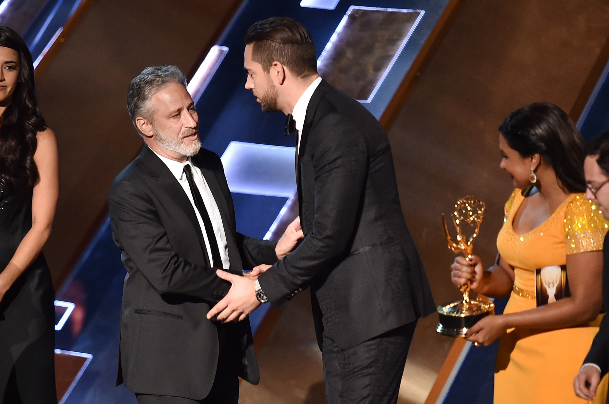 Jon Stewart, Zachary Levi and Mindy Kaling at event of The 67th Primetime Emmy Awards (2015)