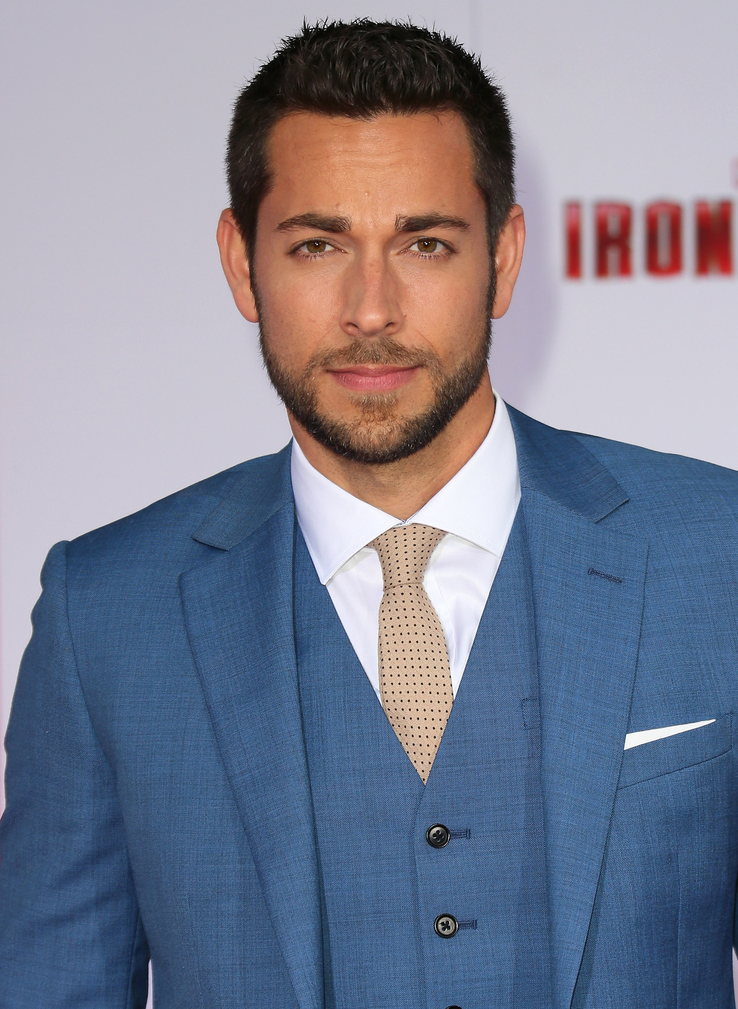 Zachary Levi at event of Gelezinis zmogus 3 (2013)