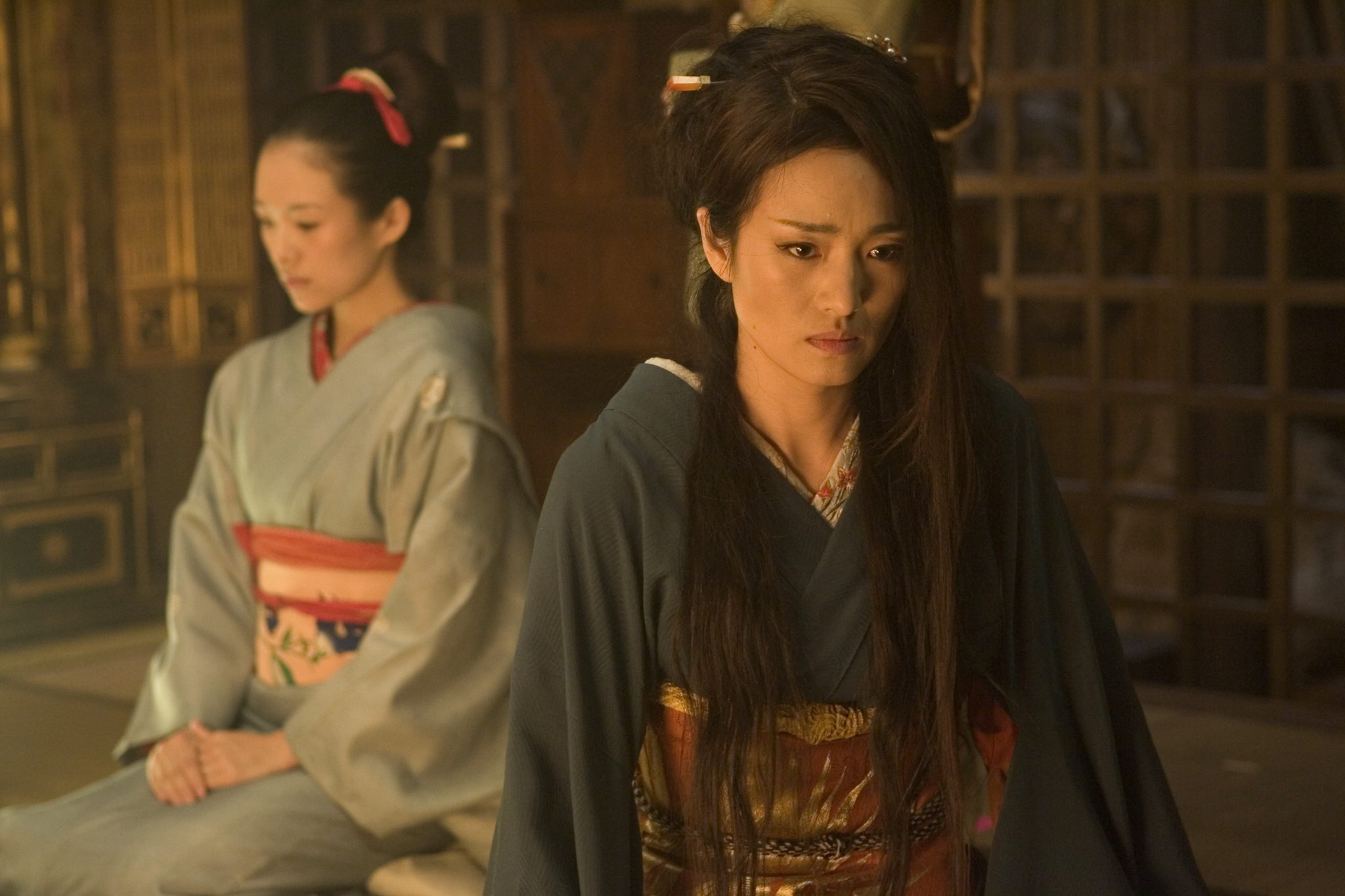 Still of Li Gong and Ziyi Zhang in Memoirs of a Geisha (2005)