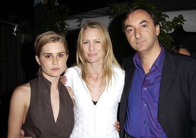 Robin Wright, Peter Kosminsky and Alison Lohman at event of White Oleander (2002)