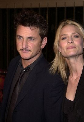 Sean Penn and Robin Wright at event of The Pledge (2001)