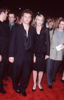 Sean Penn and Robin Wright at event of Message in a Bottle (1999)