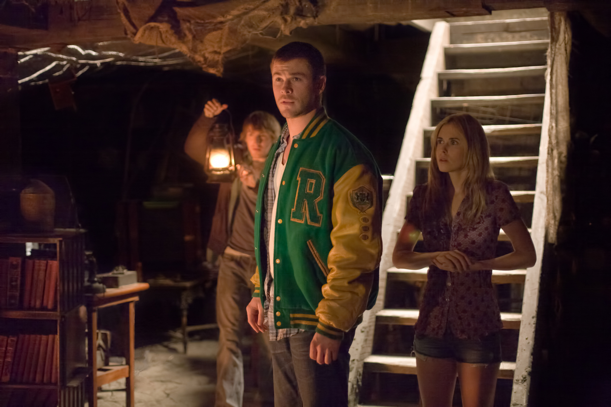 Still of Anna Hutchison, Fran Kranz and Chris Hemsworth in Namas girios gludumoj (2012)