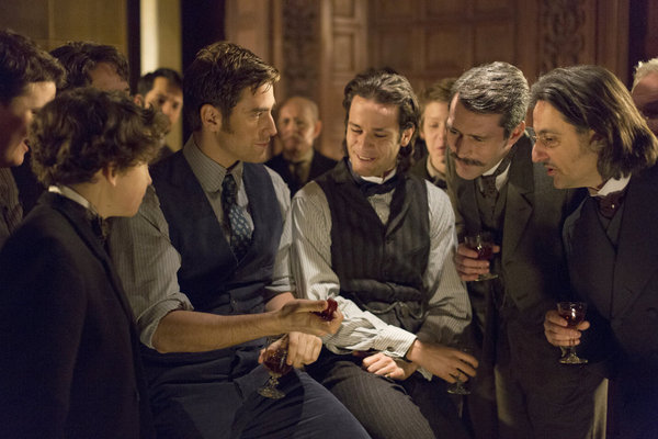 Still of Miklós Bányai and Oliver Jackson-Cohen in Dracula (2013)