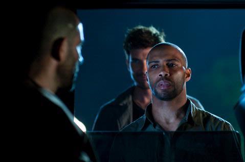 Still of Dylan McDermott and Omari Hardwick in Dark Blue (2009)