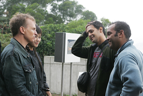 Still of Phil Keoghan, Danny Jimenez and Oswald Mendez in The Amazing Race: Good Doing Business with You (2007)