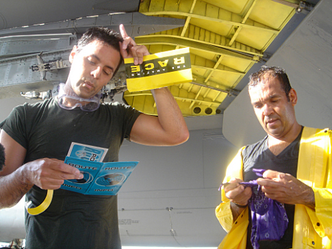Still of Danny Jimenez and Oswald Mendez in The Amazing Race: Oh My God, the Teletubbies Go to War (2007)