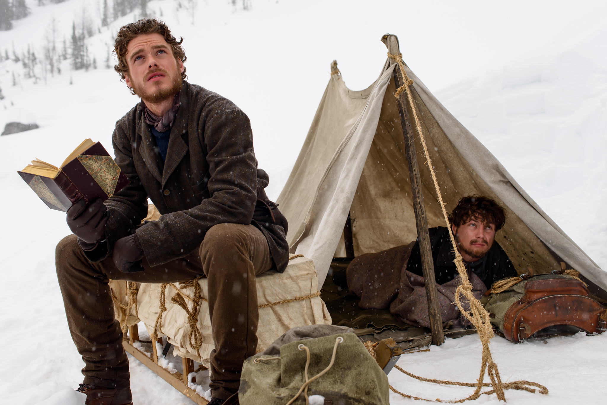 Still of Richard Madden and Augustus Prew in Klondike (2014)