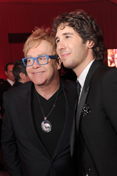Elton John and Josh Groban at event of The 82nd Annual Academy Awards (2010)