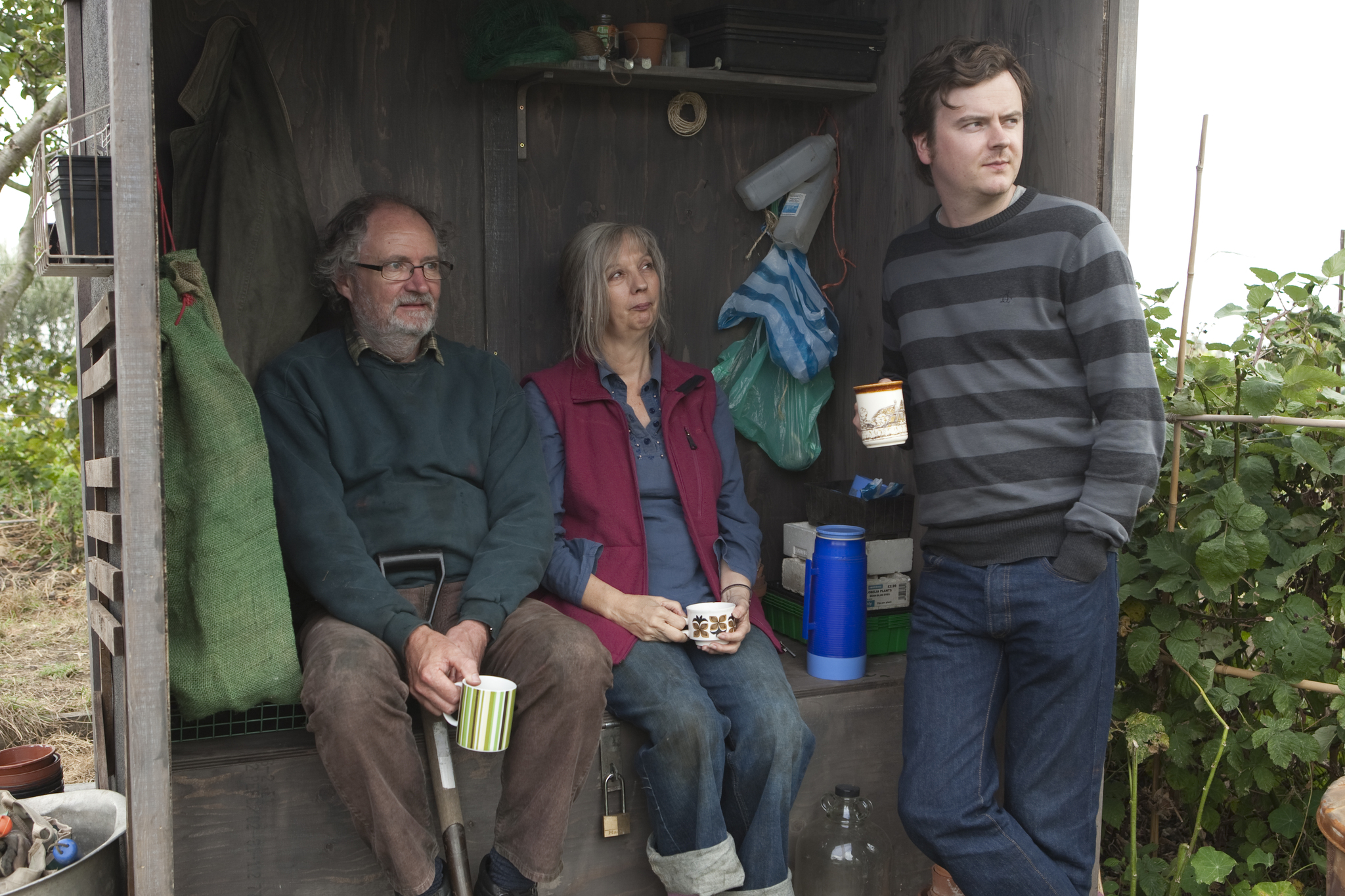 Still of Jim Broadbent, Ruth Sheen and Oliver Maltman in Another Year (2010)