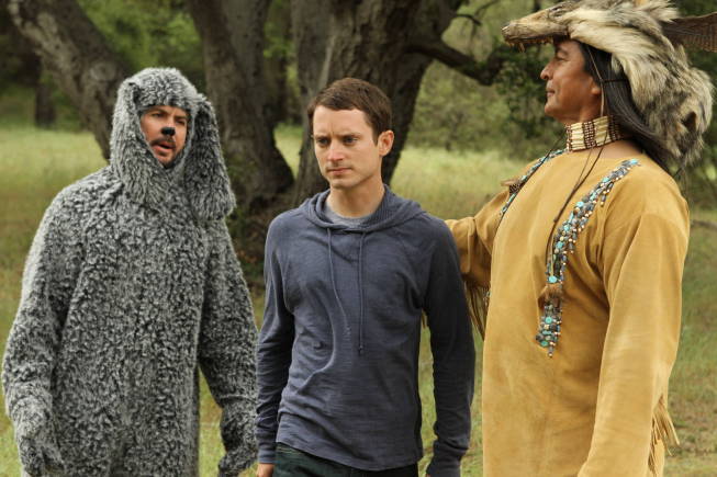 Still of Elijah Wood, Gil Birmingham and Jason Gann in Wilfred (2011)