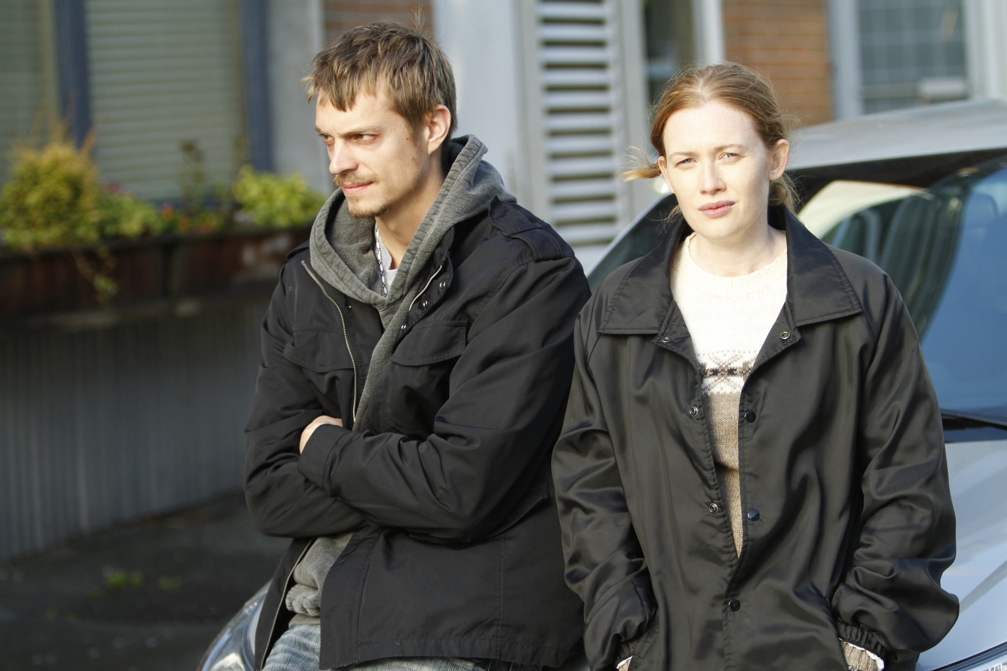 Still of Mireille Enos and Joel Kinnaman in Zmogzudyste (2011)