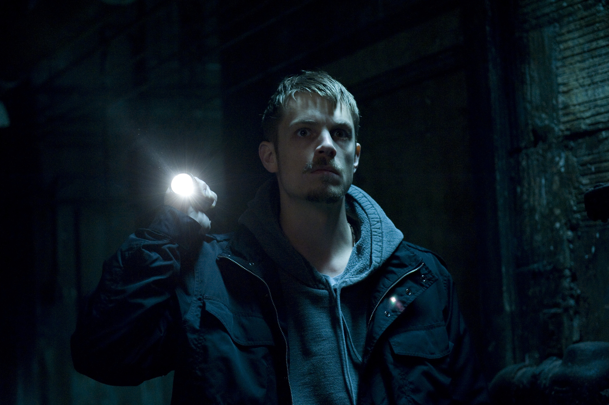 Still of Joel Kinnaman in Zmogzudyste (2011)