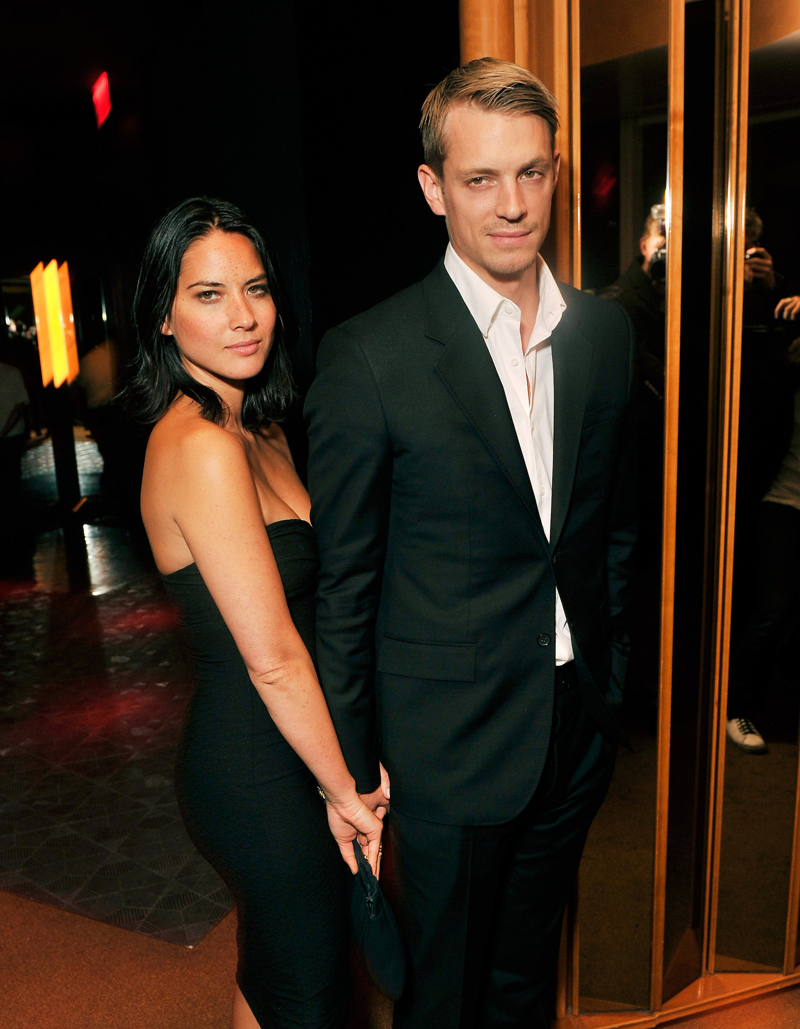 Joel Kinnaman and Olivia Munn at event of Lola Versus (2012)