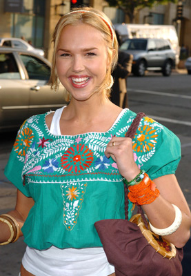 Arielle Kebbel at event of The Sisterhood of the Traveling Pants (2005)