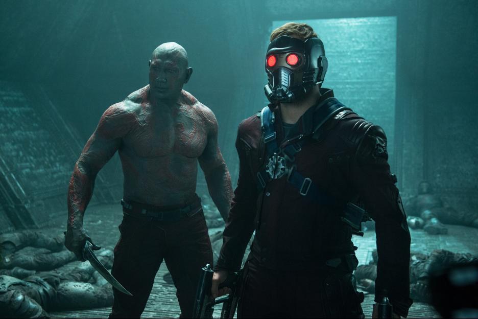 Still of Chris Pratt and Dave Bautista in Galaktikos sergetojai (2014)