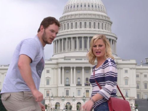 Still of Amy Poehler and Chris Pratt in Parks and Recreation (2009)