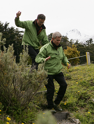 Still of Joe Baldassare and Bill Bartek in The Amazing Race (2001)