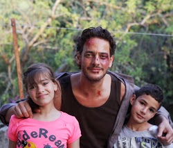 Khaled Abol Naga with kids of the film Malak and Amir EYES OF A THIEF 2015