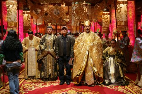 Yun-Fat Chow, Yimou Zhang, Ye Liu, Jay Chou and Junjie Qin in Man cheng jin dai huang jin jia (2006)