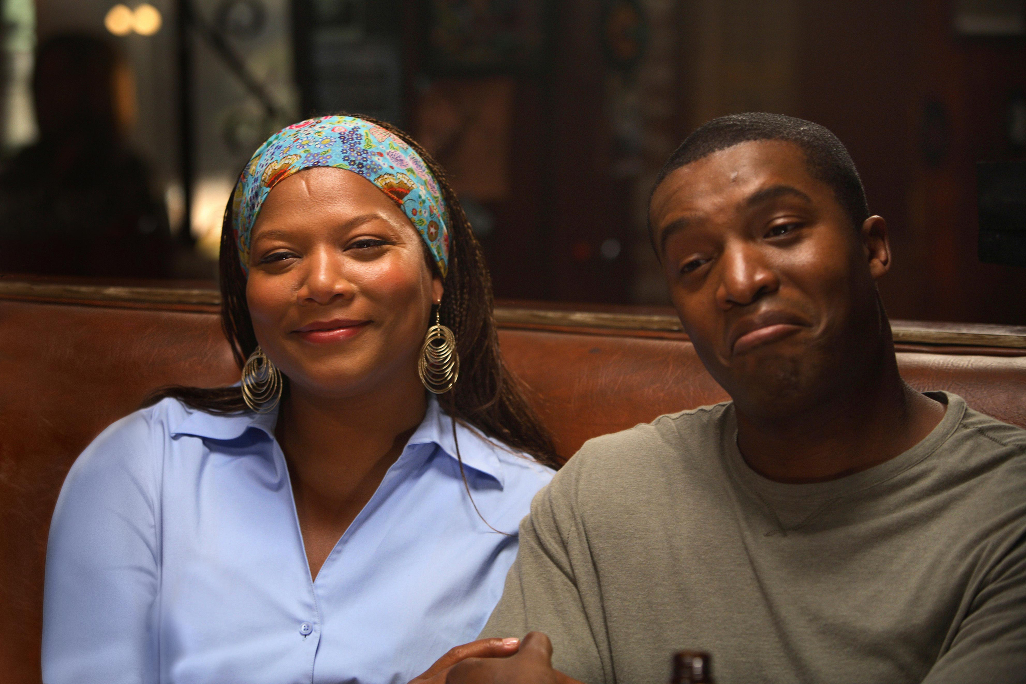 Still of Queen Latifah and Roger R. Cross in Mad Money (2008)