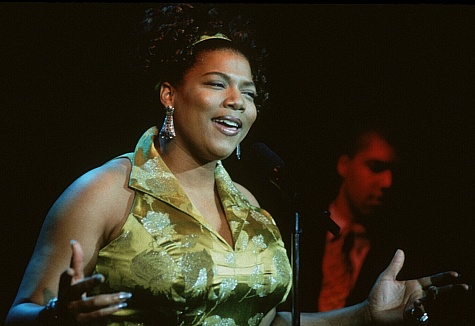Still of Queen Latifah in Living Out Loud (1998)