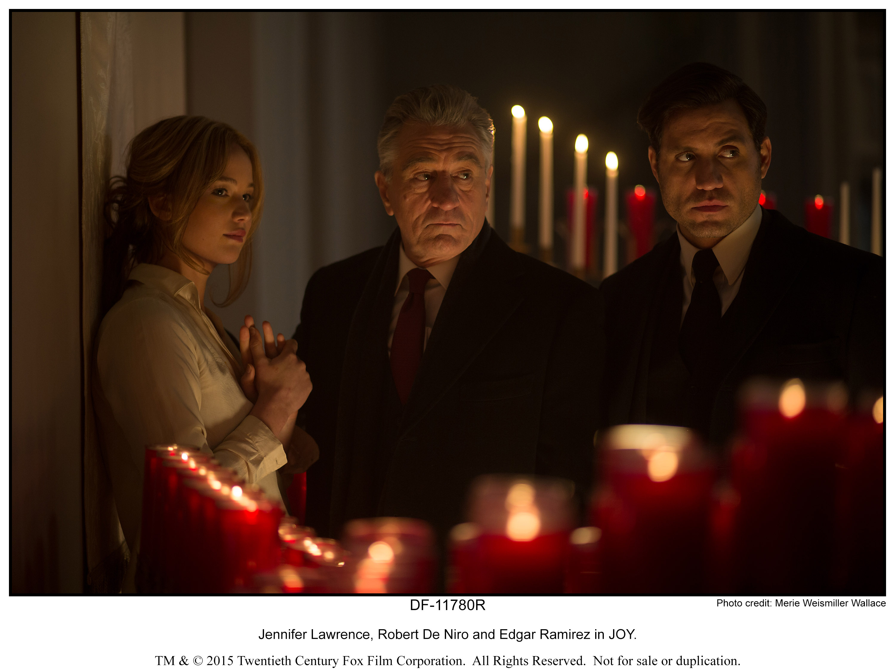 Still of Robert De Niro, Édgar Ramírez and Jennifer Lawrence in Joy (2015)