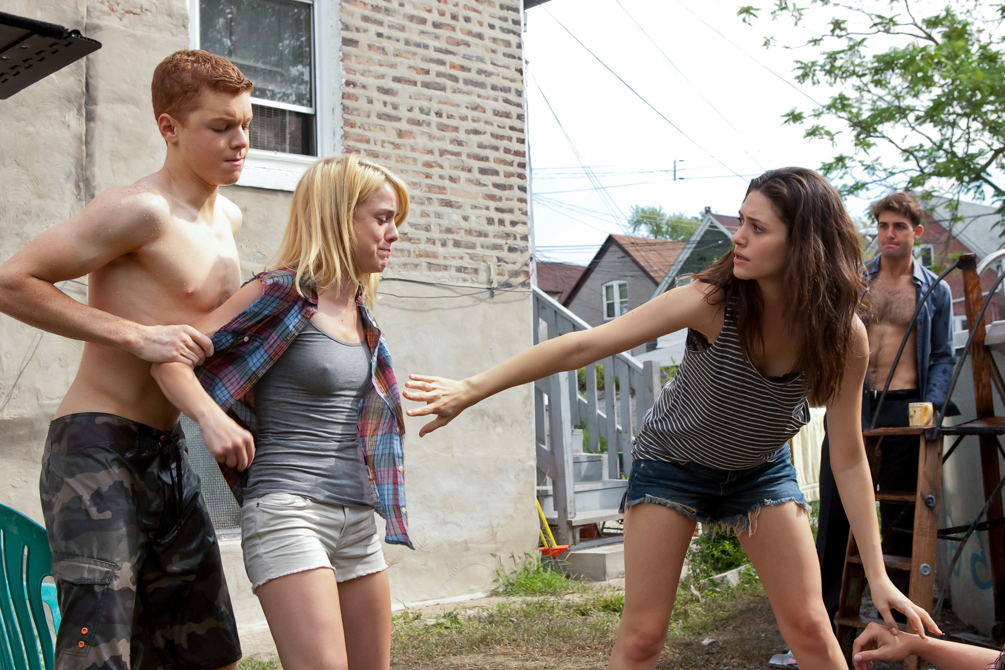 Still of Emmy Rossum, Cameron Monaghan, Laura Wiggins, James Wolk and Ian Gallagher in Shameless (2011)