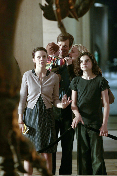 Still of Monica Potter, Peter Krause, Sarah Ramos and Max Burkholder in Parenthood (2010)