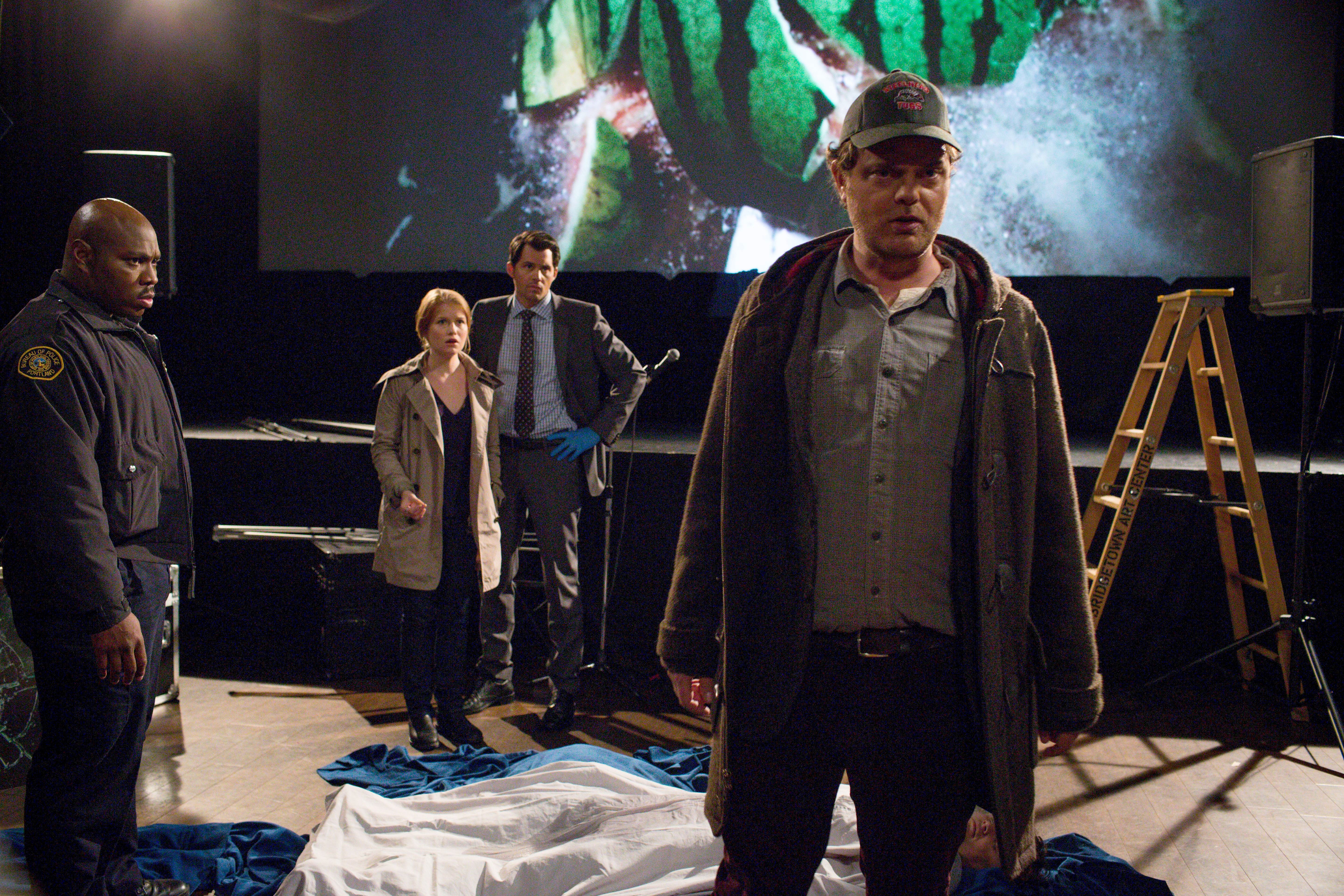 Still of Rainn Wilson, Page Kennedy and Genevieve Angelson in Backstrom (2015)