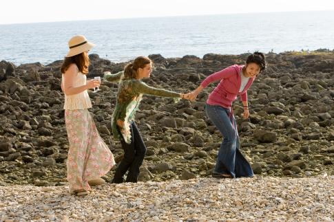Still of Amy Brenneman, Maggie Grace and Gwendoline Yeo in The Jane Austen Book Club (2007)
