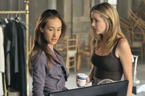 Still of Maggie Q and Julie Gonzalo in Nikita (2010)