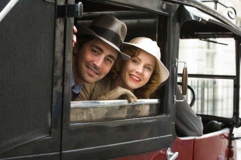 Still of Amy Adams and Lee Pace in Miss Pettigrew Lives for a Day (2008)