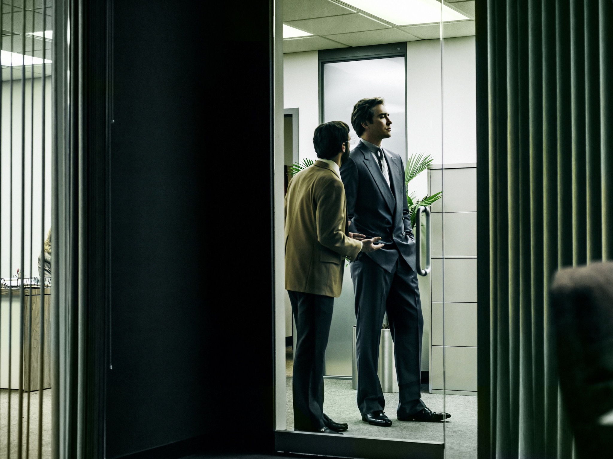 Still of Scoot McNairy and Lee Pace in Halt and Catch Fire (2014)