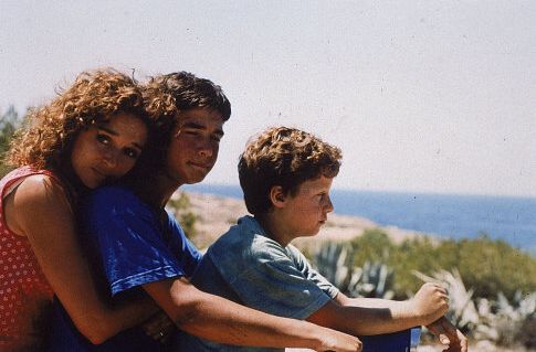 Still of Valeria Golino, Filippo Pucillo and Francesco Casisa in Respiro (2002)