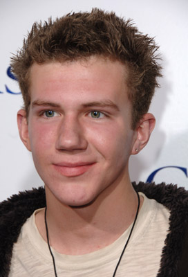 Cole Evan Weiss at event of Catch and Release (2006)