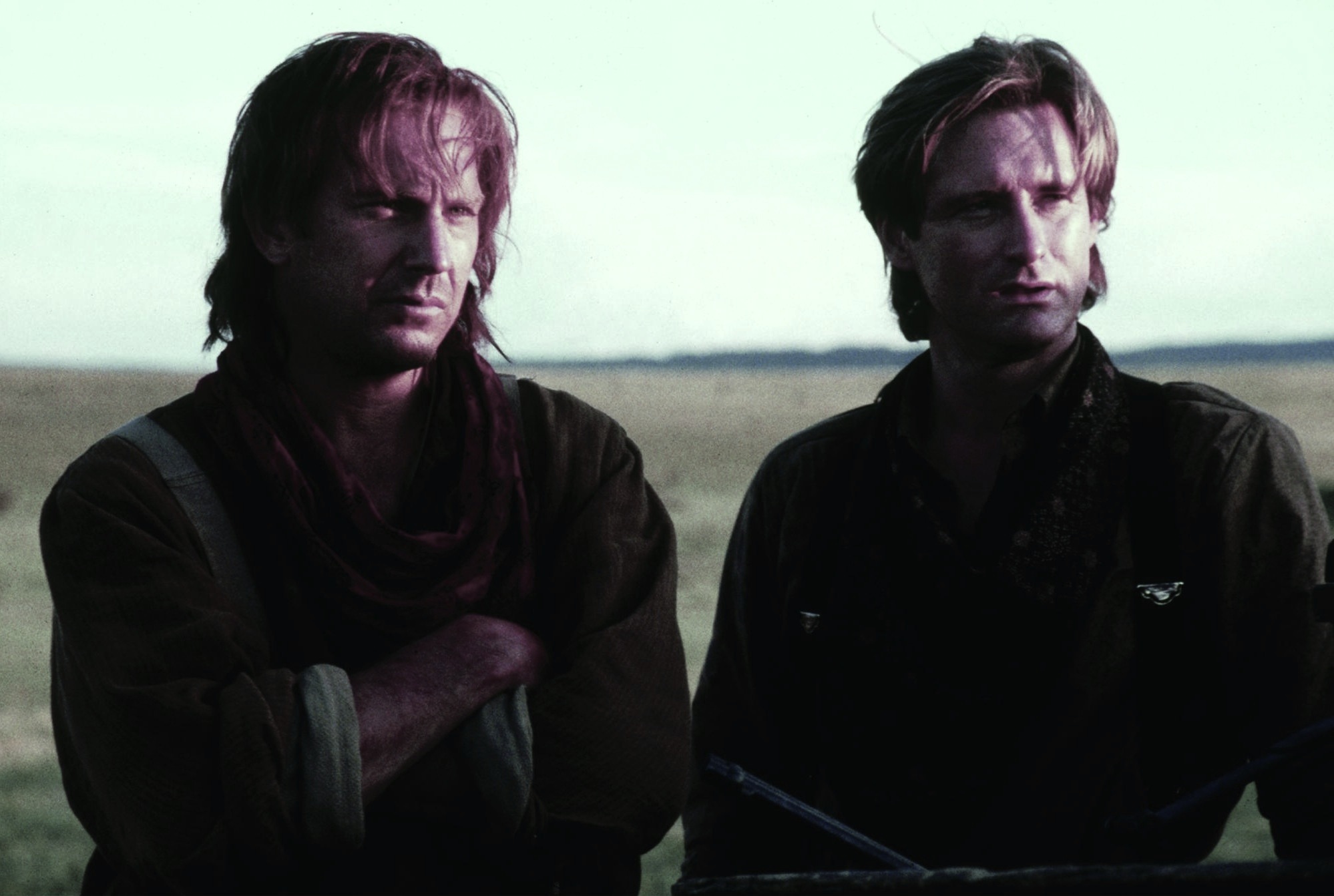 Still of Kevin Costner and Bill Pullman in Wyatt Earp (1994)