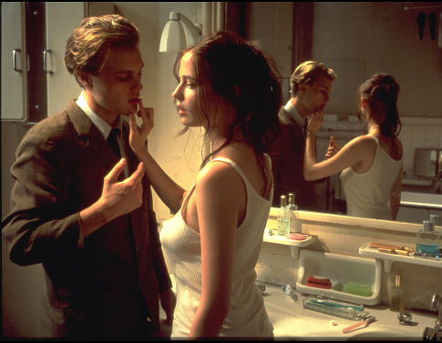 Still of Michael Pitt and Eva Green in The Dreamers (2003)