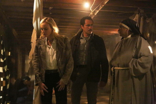 Still of Demian Bichir, Diane Kruger and Silvia Curiel in The Bridge (2013)