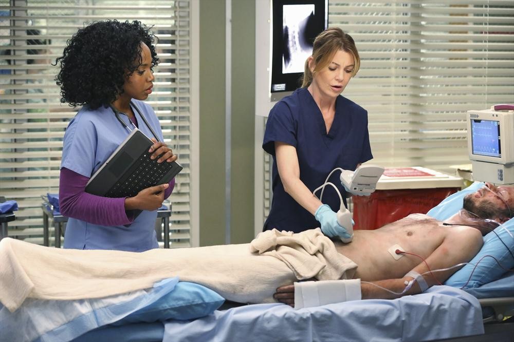 Still of Ellen Pompeo, Christopher Redman, Jerrika Hinton and Kelly McCreary in Grei anatomija (2005)