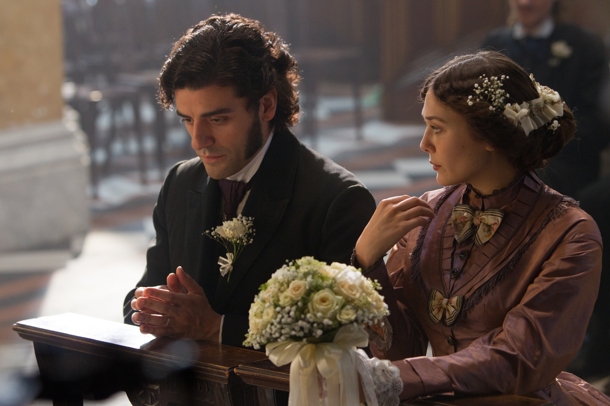 Still of Elizabeth Olsen and Oscar Isaac in In Secret (2013)