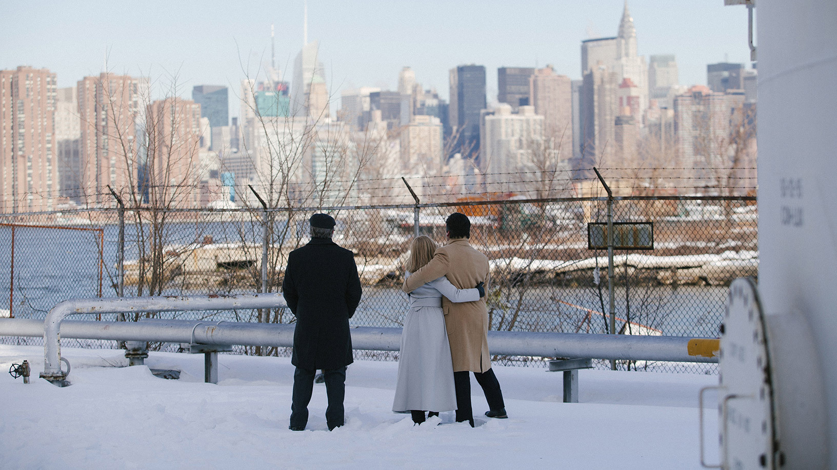 Still of Oscar Isaac and Jessica Chastain in A Most Violent Year (2014)